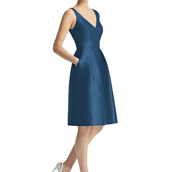 NWT! $325 Alfred Sung high/low silhouette V- Neck Swingy full skirt Size 8 - Picture 2 of 11